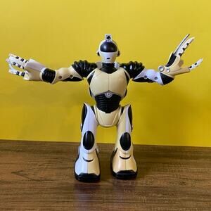 2005 Robosapien V2‎ Mini Robot FOR PARTS ONLY